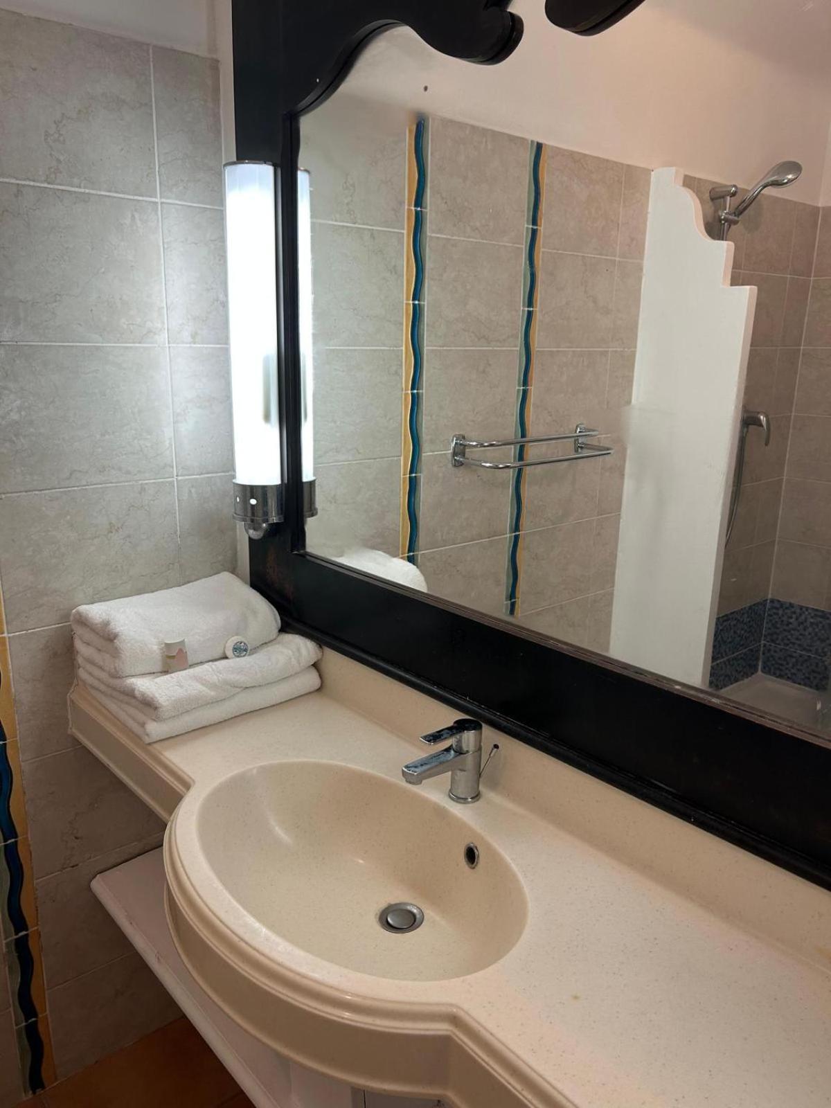 Grand Studio Vue Mer Exceptionnelle, Piscines, Plages. Sainte-Anne  Exterior foto
